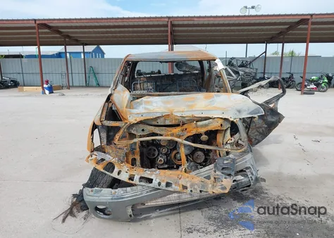 2012 Toyota Tundra Grade 5.7L V8 z USA, uszkodzony, nr VIN 5TFDW5F16CX211292